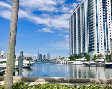 17111 Biscayne Boulevard - Photo Thumbnail 1