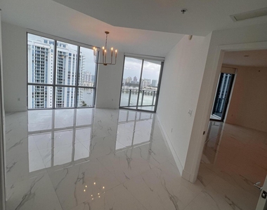 17111 Biscayne Boulevard - Photo Thumbnail 10