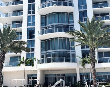 17111 Biscayne Boulevard - Photo Thumbnail 4