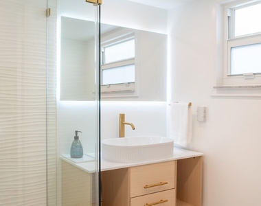 129 E Hart Street - Photo Thumbnail 9