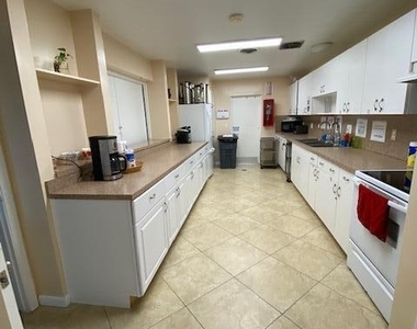 9 Willowbrook Lane - Photo Thumbnail 13