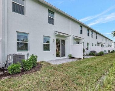 5764 Se Edgewater Circle - Photo Thumbnail 26