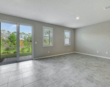 5764 Se Edgewater Circle - Photo Thumbnail 13