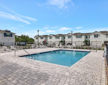 5764 Se Edgewater Circle - Photo Thumbnail 31