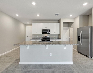 5764 Se Edgewater Circle - Photo Thumbnail 5