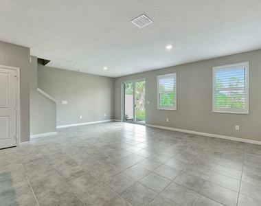 5764 Se Edgewater Circle - Photo Thumbnail 10
