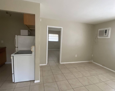 918 11th Avenue N - Photo Thumbnail 6