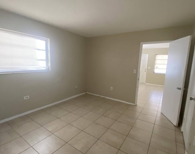 918 11th Avenue N - Photo Thumbnail 11