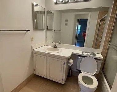 3001 W Rolling Hills Circle - Photo Thumbnail 9