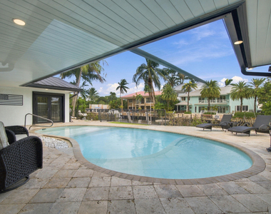 4030 Ne 25th Avenue - Photo Thumbnail 7