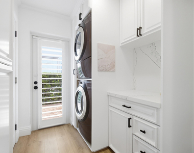 4030 Ne 25th Avenue - Photo Thumbnail 14