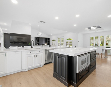 4030 Ne 25th Avenue - Photo Thumbnail 19