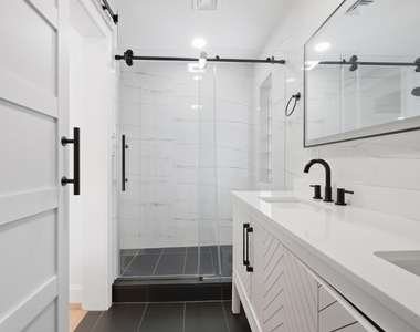 4030 Ne 25th Avenue - Photo Thumbnail 13