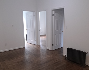 188 Claremont Avenue - Photo Thumbnail 3
