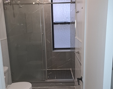 188 Claremont Avenue - Photo Thumbnail 8