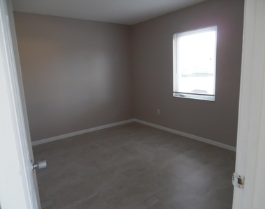 3986 Hernden Drive - Photo Thumbnail 2