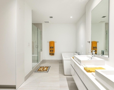 155 E Boca Raton Road - Photo Thumbnail 4
