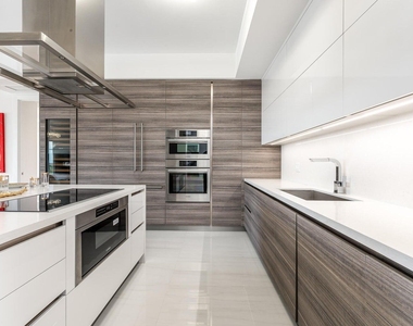 155 E Boca Raton Road - Photo Thumbnail 1
