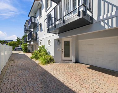 4640 Bougainvilla Drive - Photo Thumbnail 5