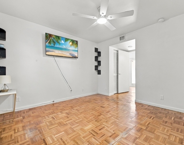 4640 Bougainvilla Drive - Photo Thumbnail 7