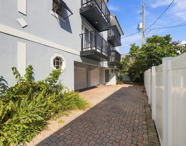 4640 Bougainvilla Drive - Photo Thumbnail 3