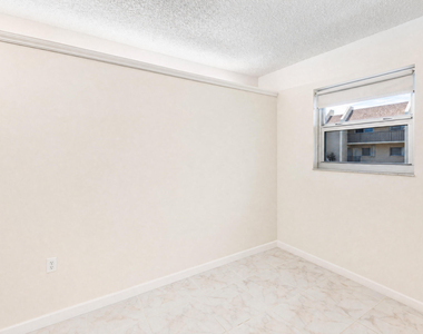 2825 Sw 22nd - Photo Thumbnail 6