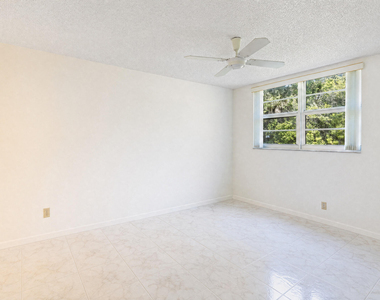 2825 Sw 22nd - Photo Thumbnail 3