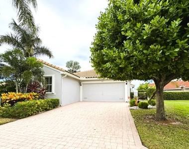 7453 Granville Avenue - Photo Thumbnail 3
