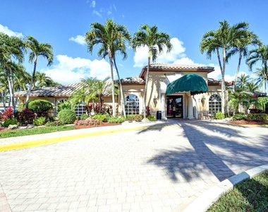 7453 Granville Avenue - Photo Thumbnail 37