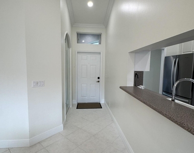 7453 Granville Avenue - Photo Thumbnail 5