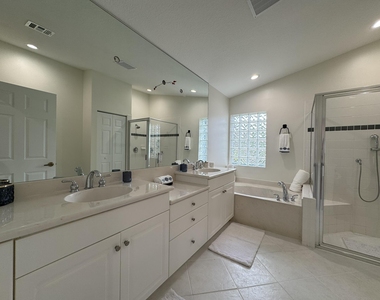 7453 Granville Avenue - Photo Thumbnail 22