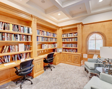7453 Granville Avenue - Photo Thumbnail 45