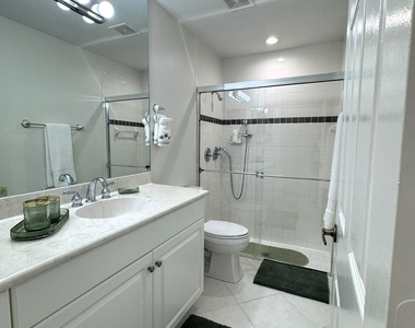 7453 Granville Avenue - Photo Thumbnail 26