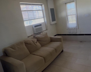 2409 Avenue M - Photo Thumbnail 3