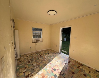 2409 Avenue M - Photo Thumbnail 13