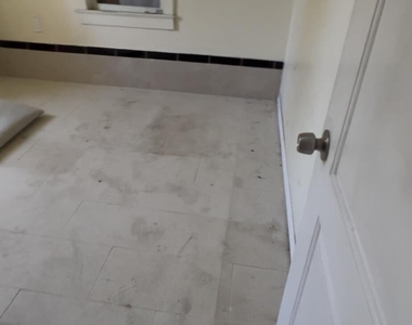 2409 Avenue M - Photo Thumbnail 7