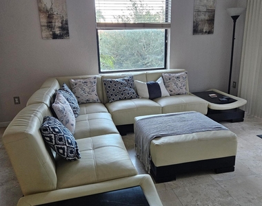1640 Presidential Way - Photo Thumbnail 1