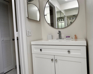 14 Royal Palm Way - Photo Thumbnail 19