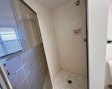 14 Royal Palm Way - Photo Thumbnail 32
