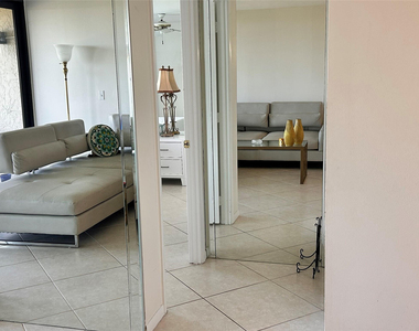 14 Royal Palm Way - Photo Thumbnail 15
