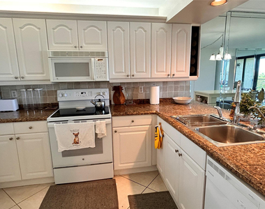 14 Royal Palm Way - Photo Thumbnail 13