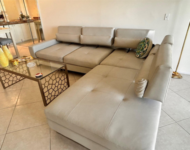 14 Royal Palm Way - Photo Thumbnail 7