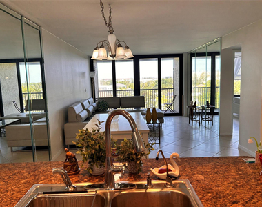 14 Royal Palm Way - Photo Thumbnail 9