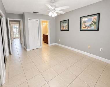 12027 Sw 10th Street - Photo Thumbnail 9