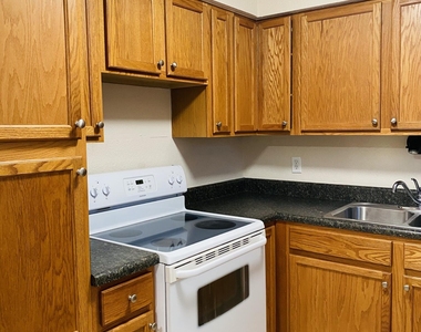 124 Yacht Club Drive - Photo Thumbnail 3