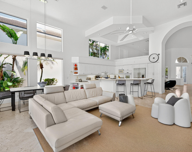 3508 Nw Clubside Circle - Photo Thumbnail 6