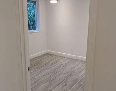 10147 W Atlantic Boulevard - Photo Thumbnail 16