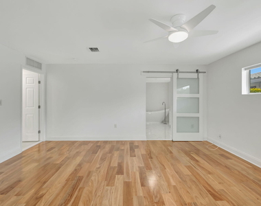 2612 Ne 5 Street - Photo Thumbnail 11