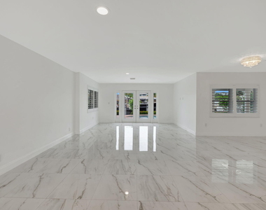 2612 Ne 5 Street - Photo Thumbnail 4