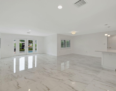 2612 Ne 5 Street - Photo Thumbnail 5